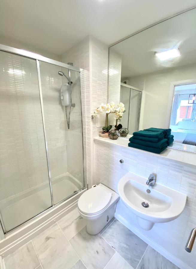 Monart Stylish City Centre Apartment, 2 Bed, Sleeps 6 Perth Kültér fotó